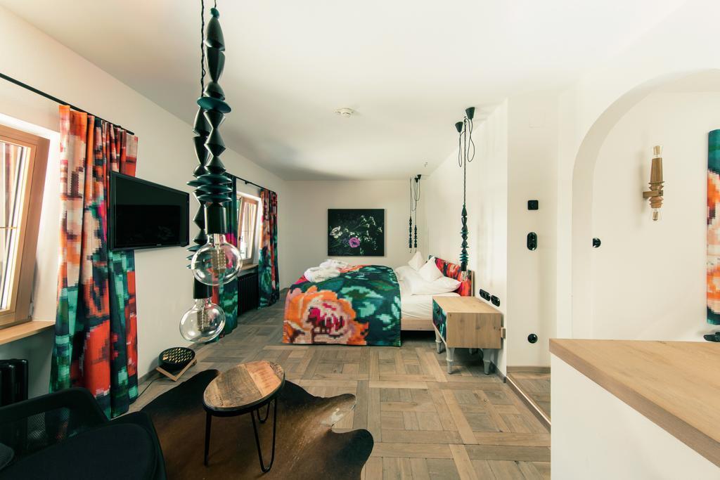 Hinterwies - Ski In / Lodge / Dine Lech am Arlberg Exterior photo