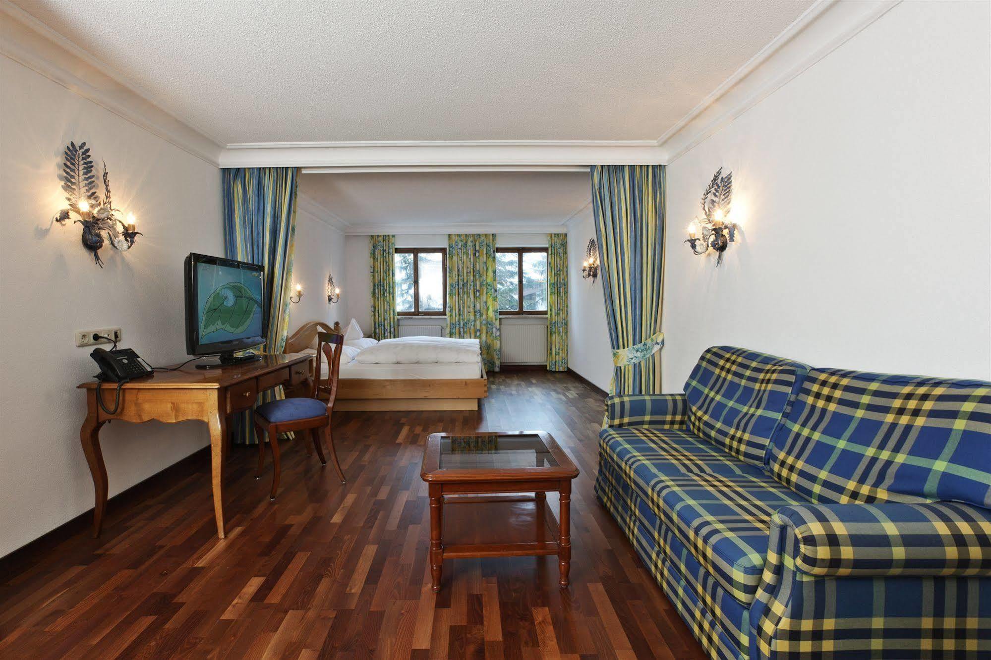 Hinterwies - Ski In / Lodge / Dine Lech am Arlberg Exterior photo