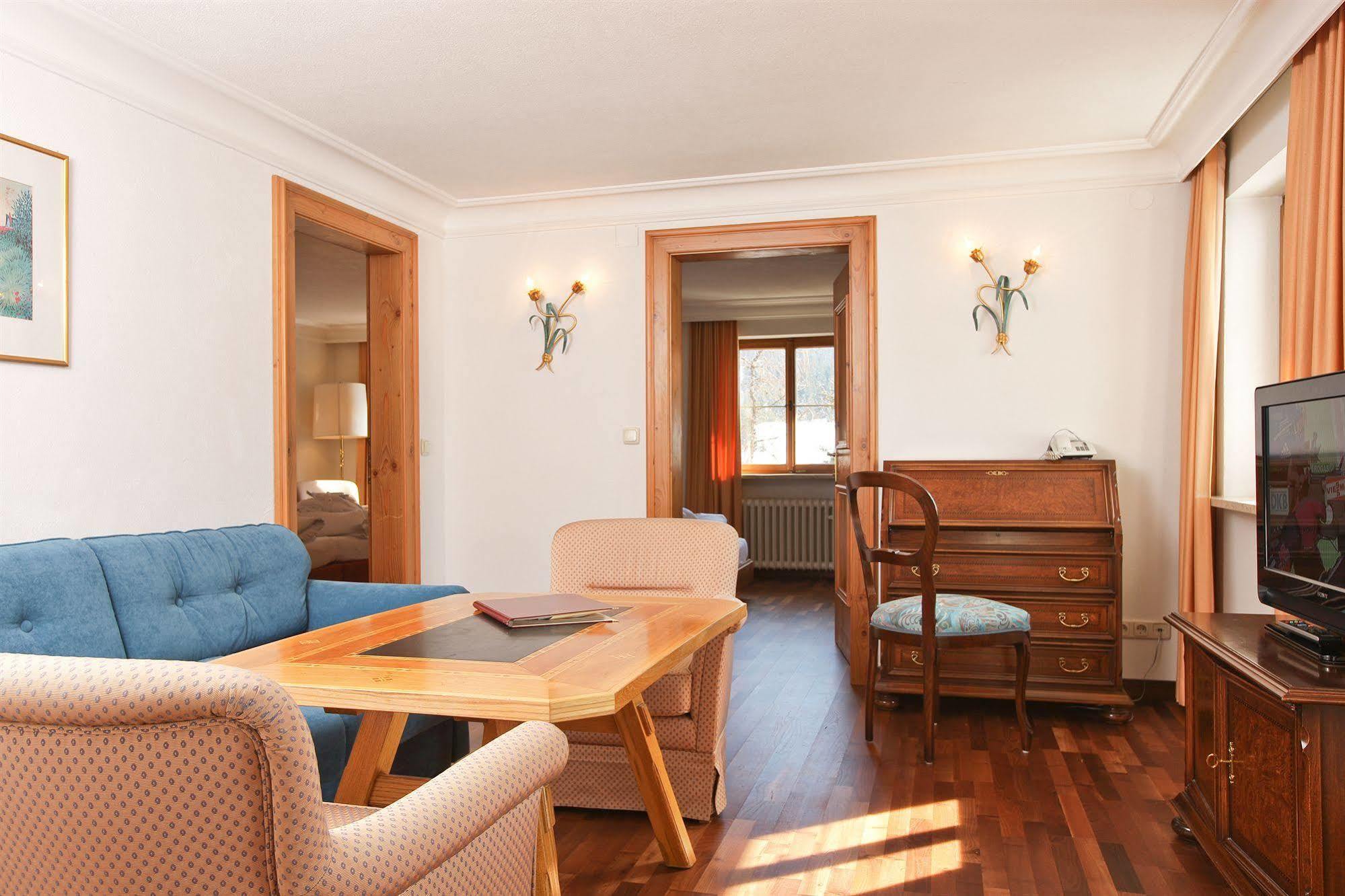 Hinterwies - Ski In / Lodge / Dine Lech am Arlberg Exterior photo