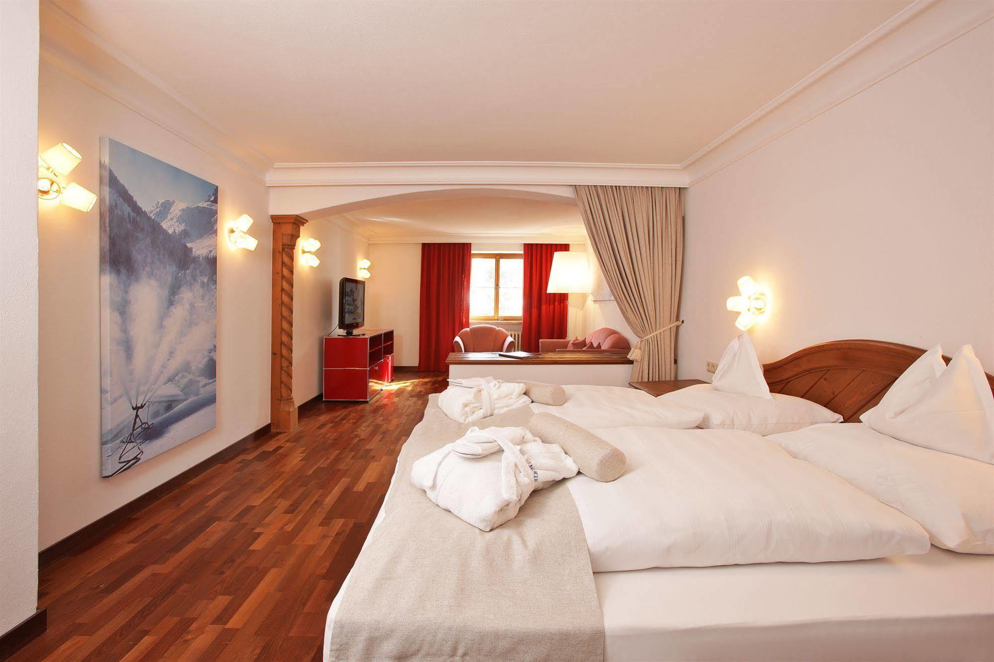 Hinterwies - Ski In / Lodge / Dine Lech am Arlberg Exterior photo
